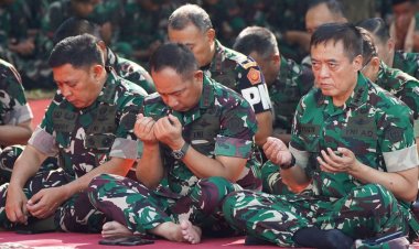 Panglima TNI Menggelar Doa Istighosah di Monas