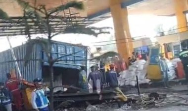 Kecelakaan di Gerbang Tol Ciawi, Truk Kontainer Tabrak Gardu