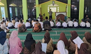 Babinsa Koramil 2207/Jampang Tengah Hadiri Peringatan Maulid Nabi Muhammad SAW di Desa Binaa