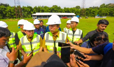 Pastikan Semua Prosedur Berjalan, Dedie Rachim Inspeksi Proyek Rehabilitasi Stadion Pajajaran