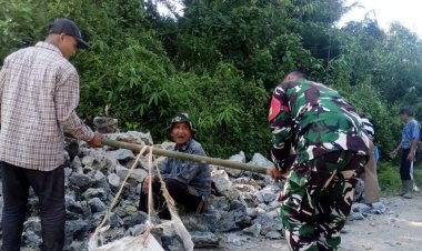 Babinsa Koramil 2212/Tegal Buleud Laksanakan Karya Bhakti