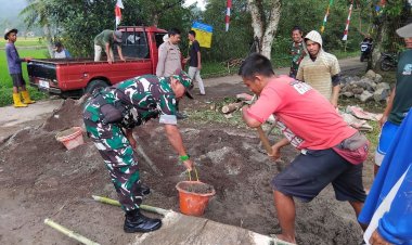 Babinsa Desa Karangjaya Koramil 2208/Nyalindung Laksanakan Bakti Pembangunan TPT Bersama Warga