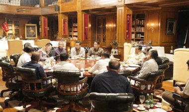 Presiden Prabowo Instruksikan Prototipe Listrik Pedesaan Tenaga Surya dan Bahas Giant Sea Wall di Hambalang