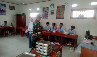 Babinsa Koramil 2206/Parakansalak Dampingi Pendistribusian MBG di MTs Syarikat Islam