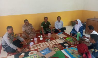 Babinsa Koramil 2211/Sagaranten Komsos Bersama Masyarakat, Jalin Silaturahmi dan Kedekatan TNI dengan Rakyat