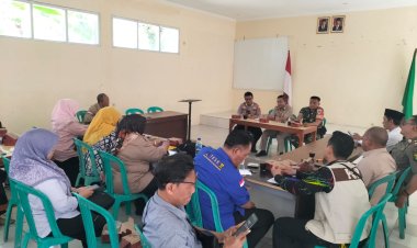 Babinsa Koramil 2201/Cisolok Hadiri Rapat Bidang Keamanan di Desa Karang Papak