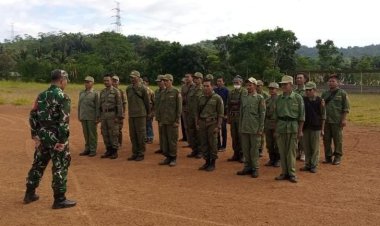 Babinsa Koramil 2207/Jampangtengah Laksanakan Pembinaan dan Pelatihan Linmas di Desa Panumbangan