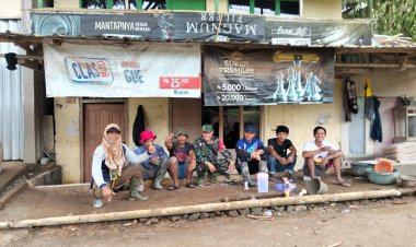 Babinsa Koramil 2210/Pabuaran Laksanakan Komsos Bersama Warga