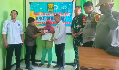 Danramil 2209/Lengkong Hadiri Penyaluran BLT DD di Desa Cilangkap