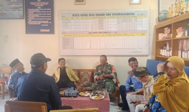 Babinsa Koramil 2211/Sagaranten Laksanakan Komsos Bersama Staf dan Guru SDN Pasirbandung