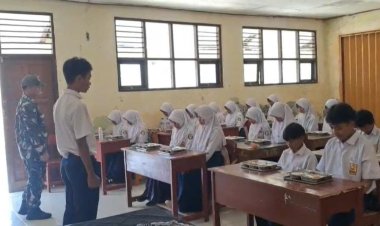 Babinsa Koramil 2207/Jampang Tengah Dampingi Pendistribusian Makanan Bergizi Gratis di SMPN 1 Jampang Tengah