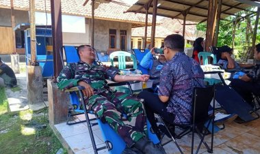 Bakti TNI Koramil 2214/Surade Ikuti Donor Darah dalam Rangka HUT Karang Taruna Kecamatan Ciracap