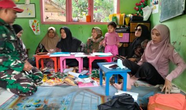 Babinsa Koramil 2210/Pabuaran Dampingi Kegiatan Posyandu di Desa Pabuaran