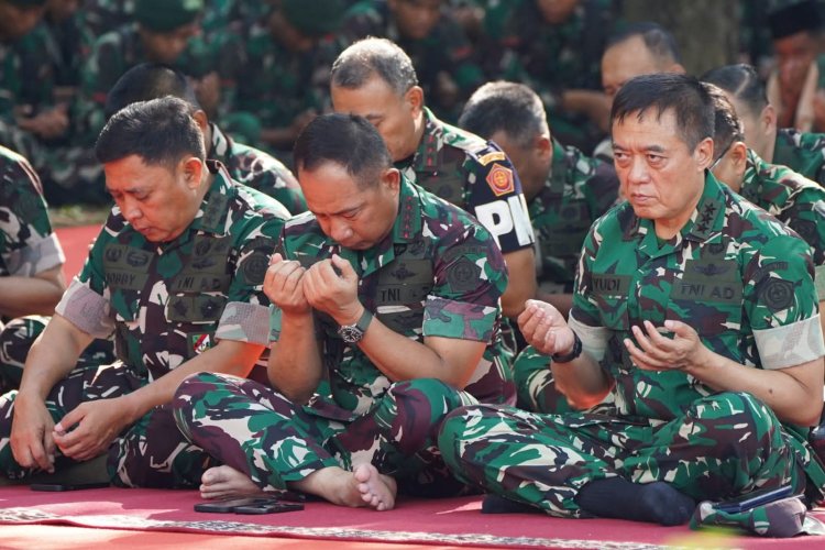 Panglima TNI Menggelar Doa Istighosah di Monas