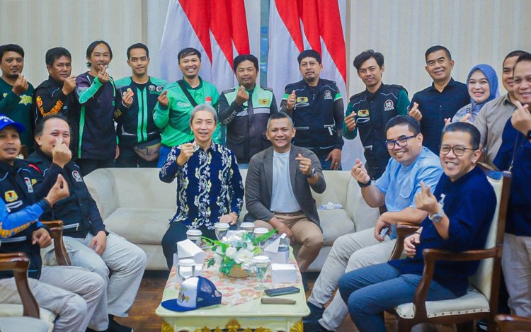 Kumpul dengan Komunitas Ojol, Dedie–Jenal Bahas Banyak Hal