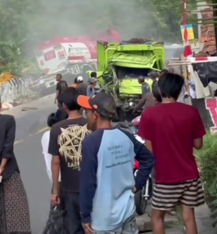 Diduga Rem Blong, Truk Tangki Pertamina Alami Kecelakaan Beruntun di Cigudeg