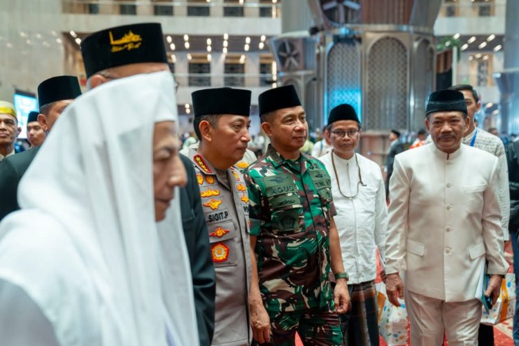 Panglima TNI Hadiri Peringatan Maulid Nabi Muhammad SAW 1447 H di Masjid Istiqlal