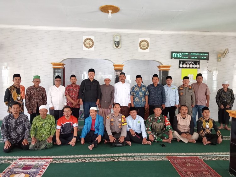 Babinsa Koramil 2211/Sagaranten Hadiri Istighosah Kubro di Desa Cidolog