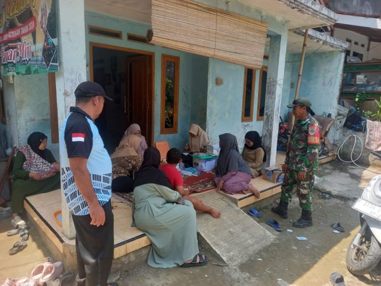 Babinsa Koramil 2207/Jampangtengah Dampingi Kegiatan Pusling di Desa Padabeunghar