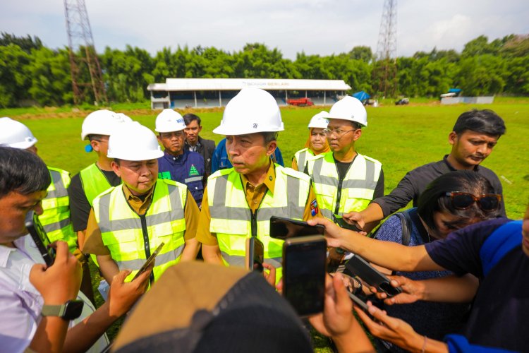 Pastikan Semua Prosedur Berjalan, Dedie Rachim Inspeksi Proyek Rehabilitasi Stadion Pajajaran