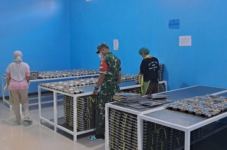 Babinsa Koramil 2207/ Jampangtengah Cek Persiapan Pendistribusian Makan Bergizi Gratis