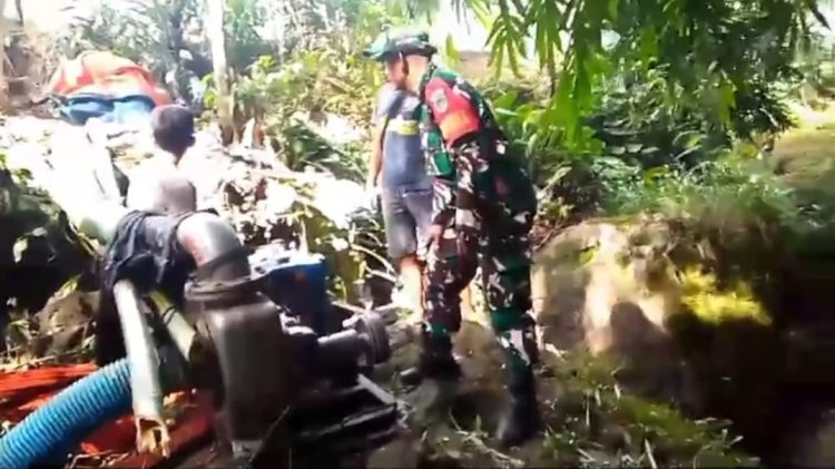 Babinsa Koramil 2212/Tegalbuleud Dampingi Kegiatan Hanpangan di Desa Bangbayang