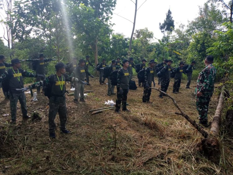 Babinsa Koramil 2204/Cikidang Laksanakan Pembinaan Linmas