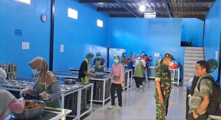 Babinsa Koramil 2207/Jampangtengah Laksanakan Pengecekan Persiapan Pendistribusian Makan Bergizi Gratis