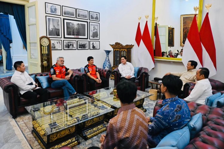 Presiden Prabowo Terima Kunjungan Marc Marquez dan Dua Pembalap Muda Indonesia di Istana Merdeka