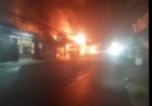 Kebakaran di Cilendek Barat Diduga Berawal dari Kios D’Bro, 9 Kios Hangus Terbakar