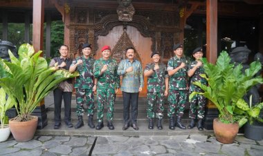 Pangkopassus Anjangsana ke Mantan Panglima TNI Marsekal TNI (Purn) Hadi Tjahjanto