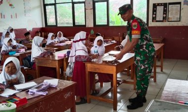 Babinsa Koramil 2214/Surade Dampingi Program Makan Sehat Gratis di Sekolah