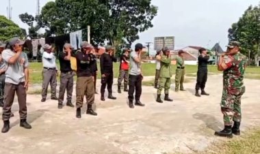 Tingkatkan di siplin Babinsa Koramil 2206/Parakan Salak Laksanakan Pembinaan Linmas