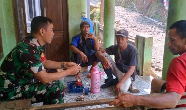 Babinsa Koramil 2201/Cisolok Laksanakan Komsos dan Monitoring Wilayah di Desa Cicadas