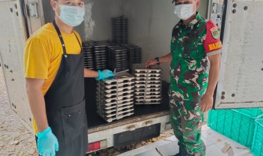 Babinsa Koramil 2214/Surade Dampingi Kegiatan Makan Sehat Gratis di Yayasan Nurul Huda Anawawiyah