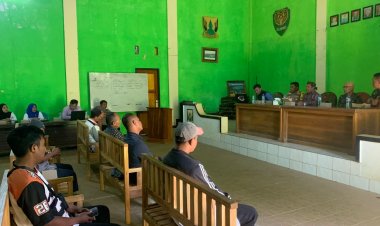 Babinsa Koramil 2215/Ciemas Hadiri Rapat Koordinasi Program Ketahanan Pangan di Desa Girimukti