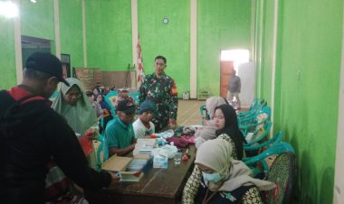 Babinsa Koramil 2215/Ciemas Dampingi Kegiatan Pemeriksaan dan Pengobatan Gratis