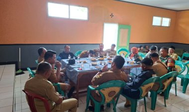 Babinsa Koramil 2210/Pabuaran Laksanakan Monev Dana Desa di Cibadak