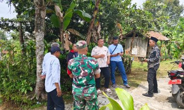 Babinsa Koramil 2206/Parakan Salak Parakansalak Jalin Silaturahmi Lewat Komsos Bersama Tokoh Masyarakat