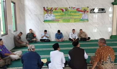 Babinsa Koramil 2209/Lengkong Hadiri Kegiatan Majlis Taklim Aparatur Kecamatan Lengkong