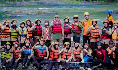 Aksi Bersih di Sungai Ciliwung, 1,8 Ton Sampah Berhasil Diangkut