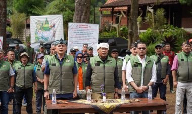 Menginspirasi Lewat Warisan Hijau: Penanaman Pohon dan Peletakan Prasasti Pohon Jenderal  Doni Monardo di Pinus Ecofest 2025