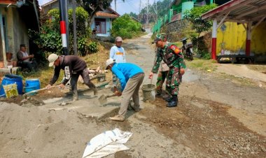 Babinsa Koramil 2209/Lengkong Dampingi Petani dalam Program Ketahanan Pangan