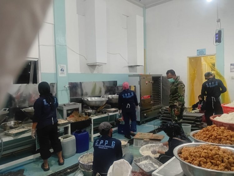Babinsa Koramil 2206/Parakansalak Laksanakan Pengecekan Dapur SPPG