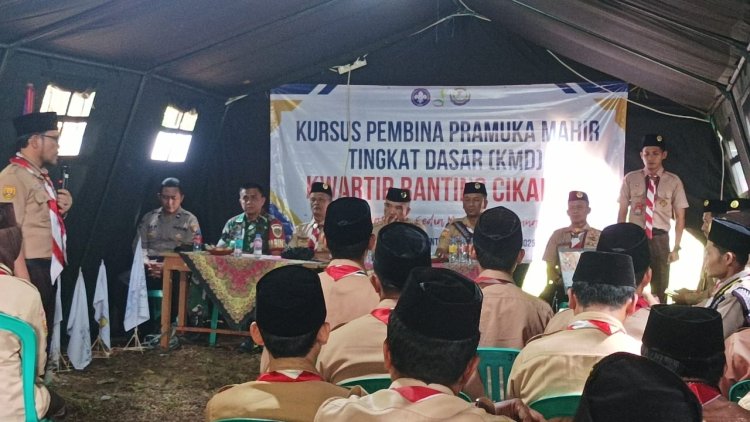 Babinsa Koramil 2201/Cisolok Hadiri Penutupan Kursus Pembina Pramuka Mahir Tingkat Dasar