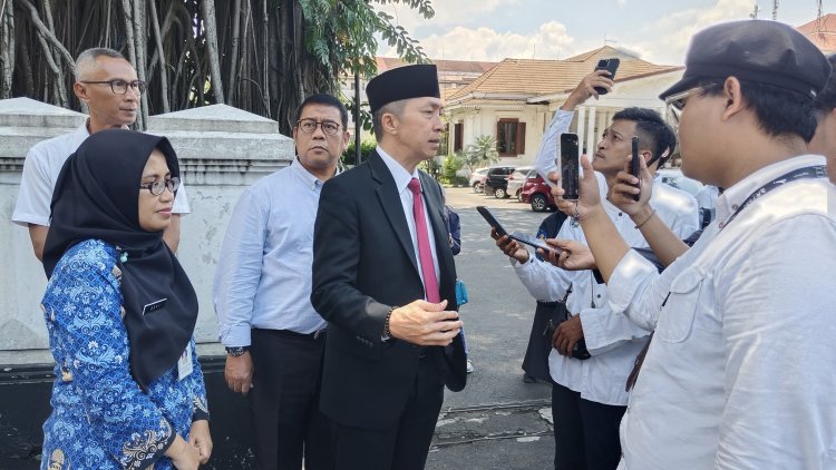 Berpotensi Membahayakan, Dedie Rachim Soroti Pohon Karet Kebo yang Sudah Berusia 70 Tahun