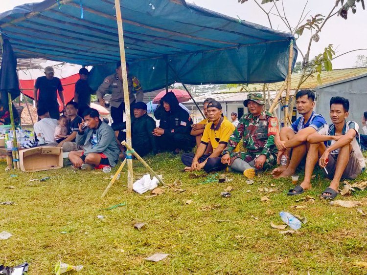 Babinsa Koramil 2211/Sagaranten Laksanakan Komsos Bersama Warga Desa Gunungbentang