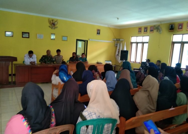 Babinsa Koramil 2215/Ciemas Hadiri Rapat Sosialisasi Anggaran Dana Desa Tahap II Tahun 2025