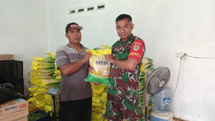 Babinsa Koramil 2204/Cikidang Dukung Gerakan Pangan Murah di Desa Sampora