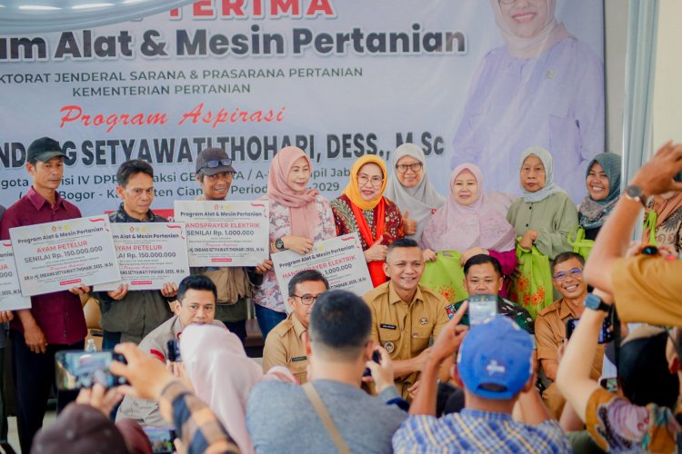 Kementan dan DPR RI Kembali Serahkan Bantuan untuk Petani Kota Bogor